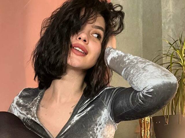 Perfil con Lirika - Imagen  n°2