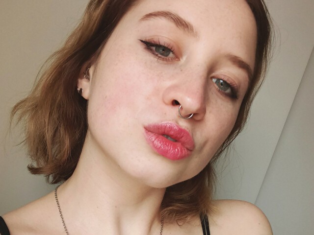 LisaAlone's profile - Image n°0