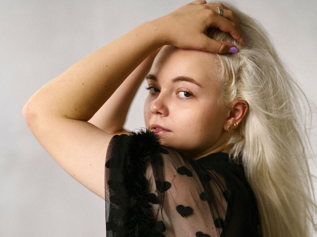 Lisahunt's profile - Image n°2