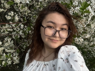 Webcam sex con Liyareed