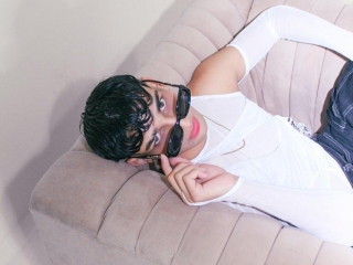 Sexo por webcam con Logaanhotts