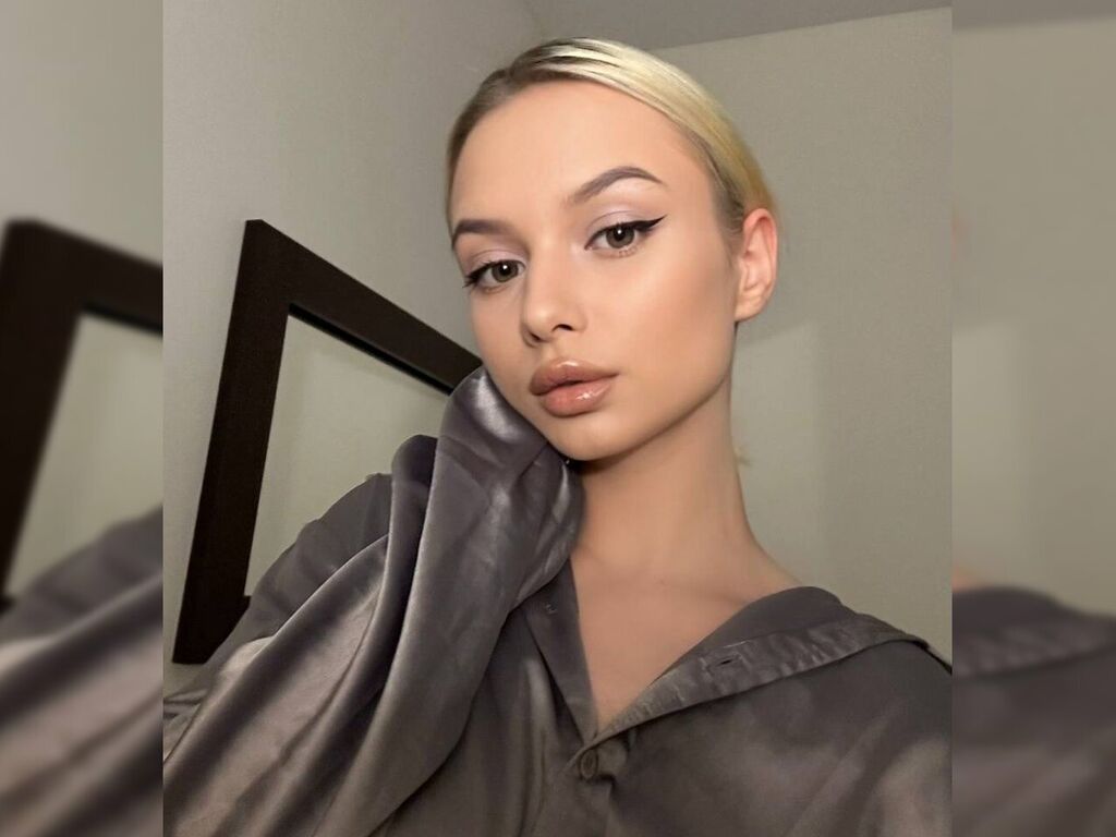 Loislewis's profile - Image n°0