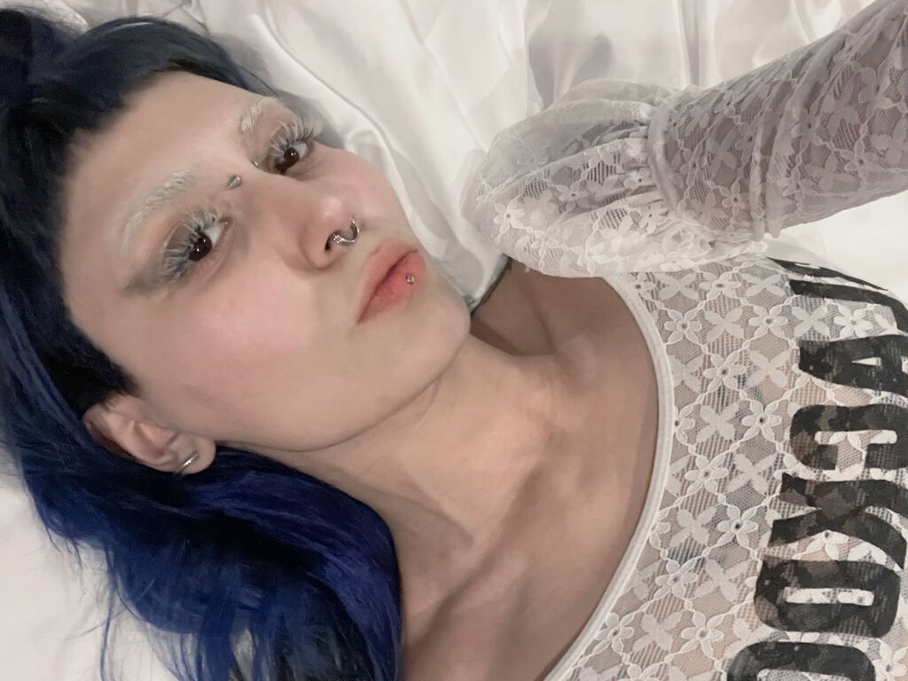 Lolaallien's profile - Image n°0