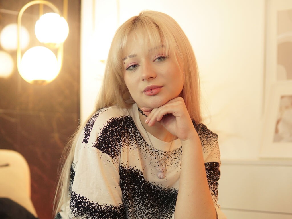 Lolanewton's profile - Image n°0