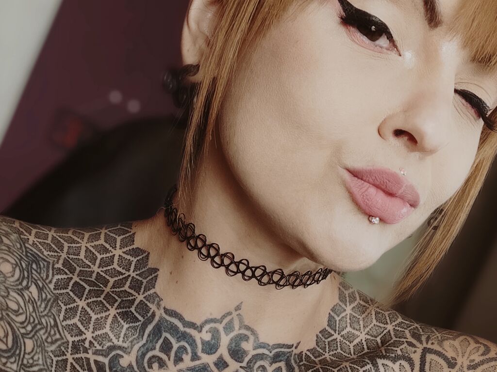 Lolavioleta's profile - Image n°1