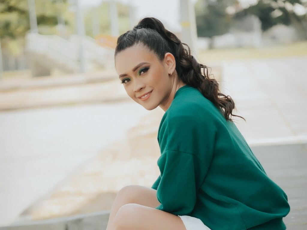 Lolawhile's profile - Image n°6