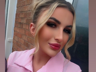 Webcam sex con Lolaxxxuk