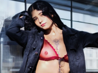 Sexo por webcam con Lolysinn