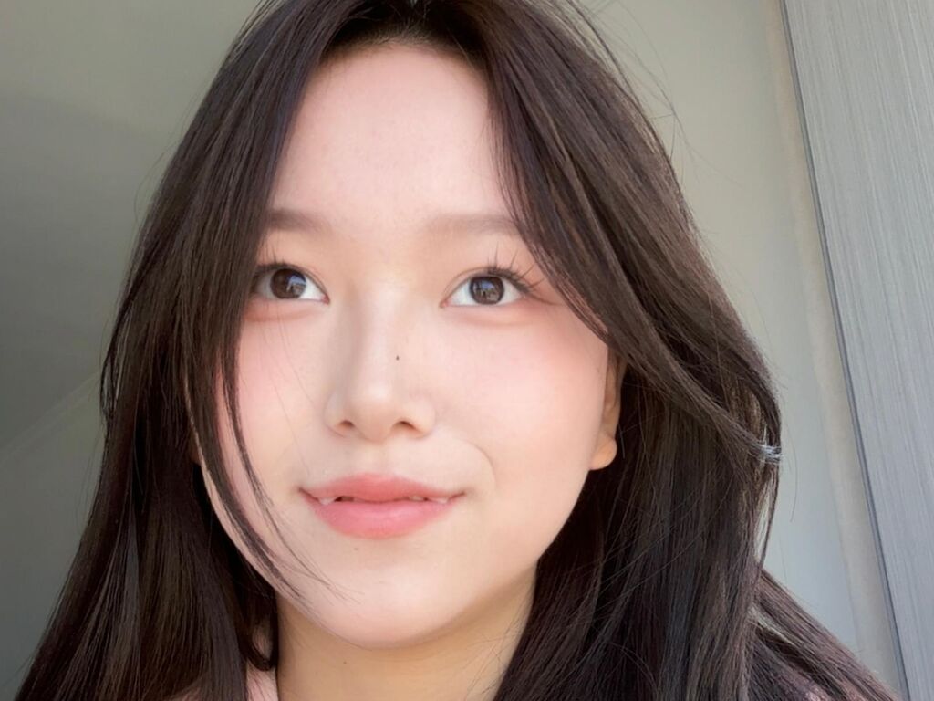 Longlong's profile - Image n°0