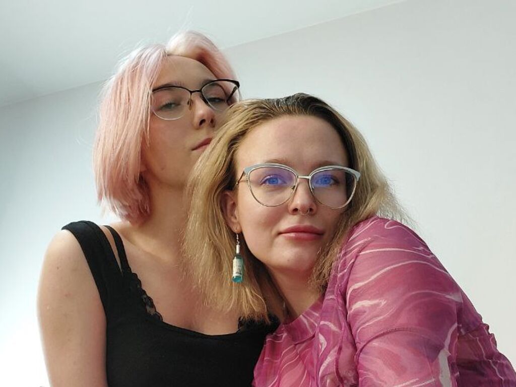 Loraandbonnie's profile - Image n°0
