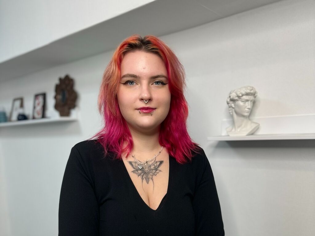 Loradopkins's profile - Image n°0