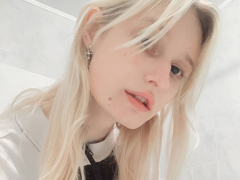Loraearney's profile - Image n°0