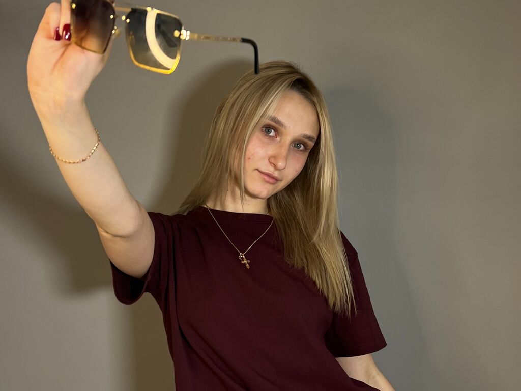 Loragrindle's profile - Image n°0