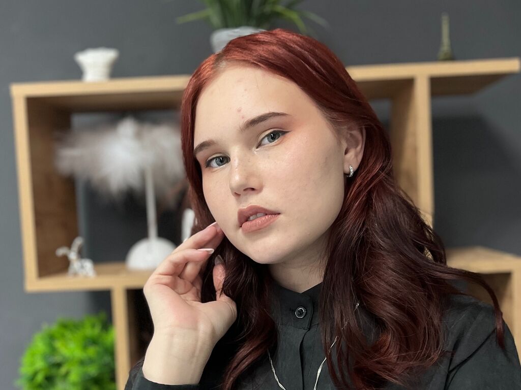Lorahewlett's profile - Image n°0