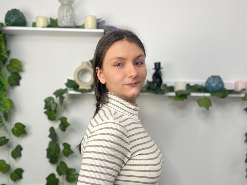 Lorettabulmer's profile - Image n°0