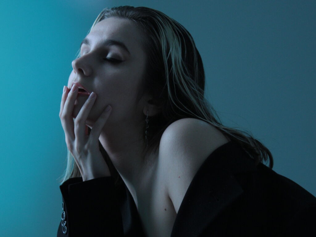 Lornabearfield's profile - Image n°0