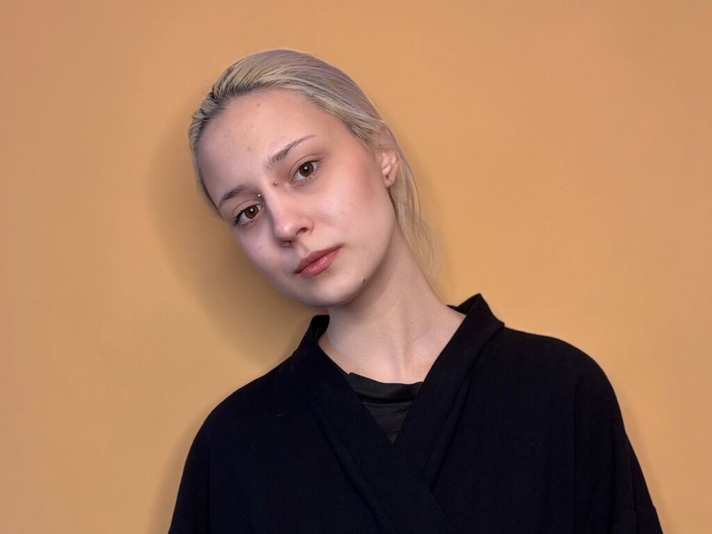 Lornafeltham's profile - Image n°0