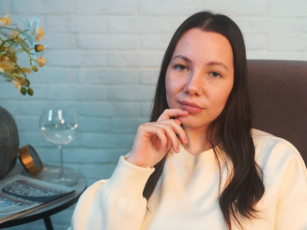 Lornahemsley's profile - Image n°0