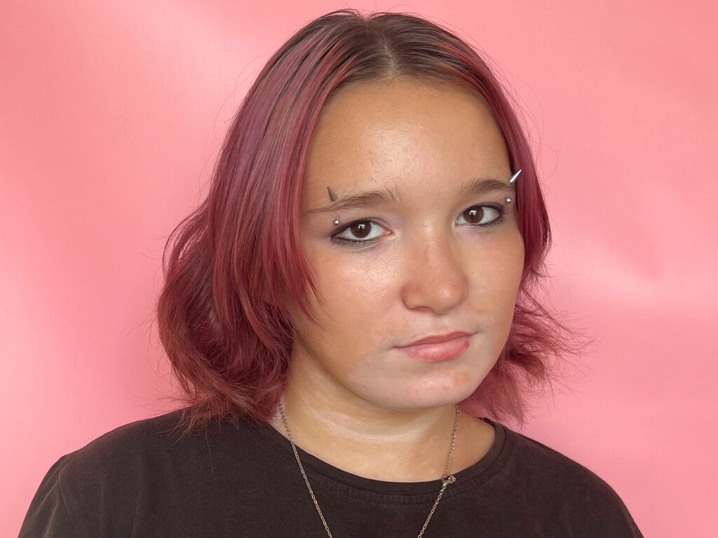 Lorrainemcfield's profile - Image n°0