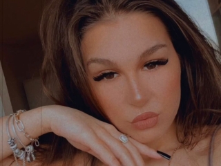 Sexo por webcam con Louannahart