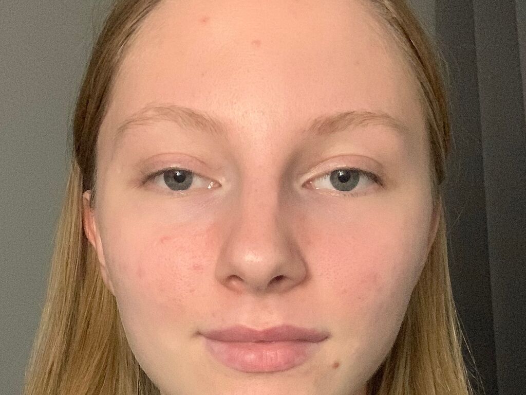 Louriehutton's profile - Image n°0