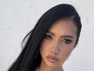 Sexo por webcam con Louyisa