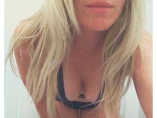 Lovesarachristine's Sexcam