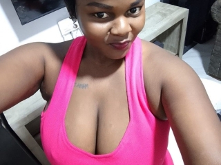 Webcam sex with Luciamontezz