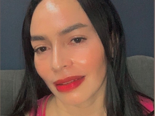 Lucianaax69's Sexcam