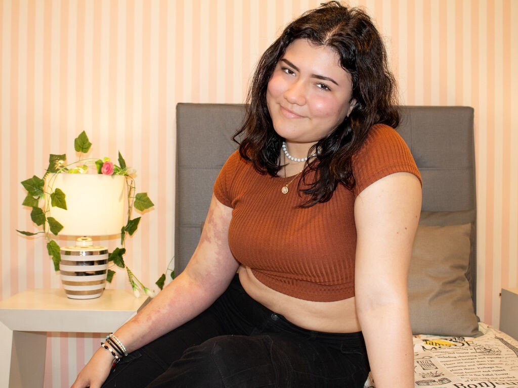 Luciaramos's profile - Image n°0