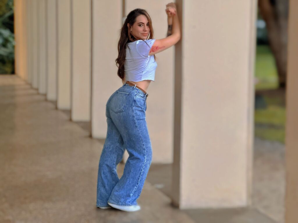 Luciaviana's profile - Image n°3