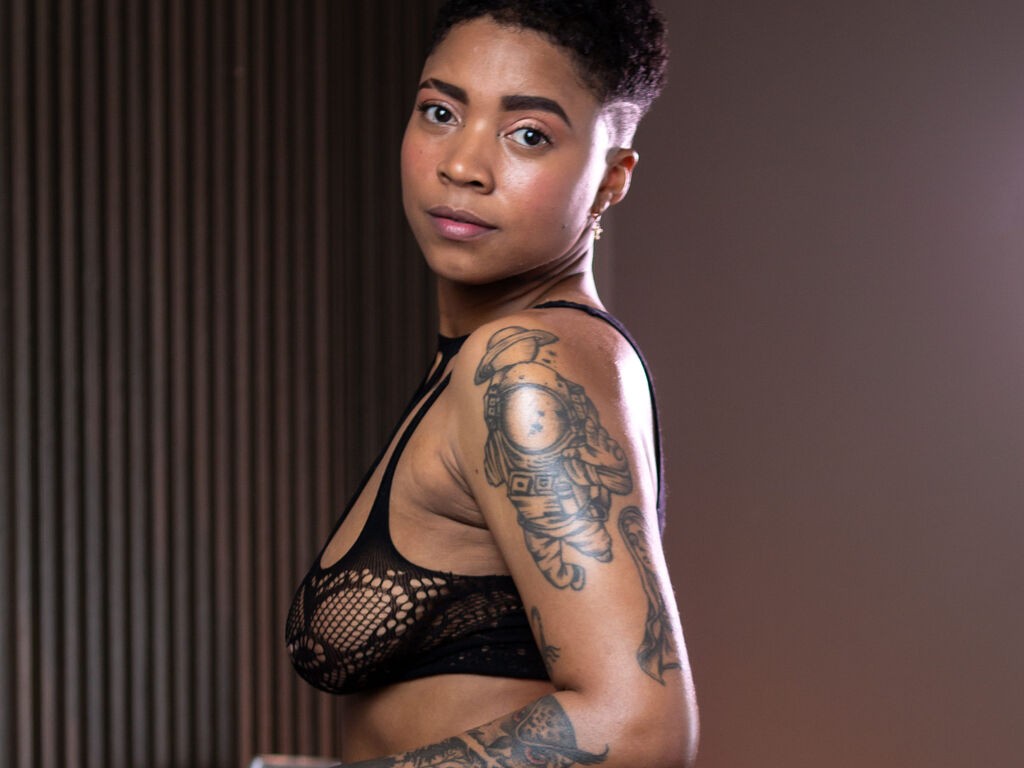 Luciawallacee's profile - Image n°0