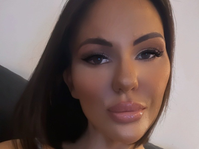 Lucycurves's profile - Image n°0