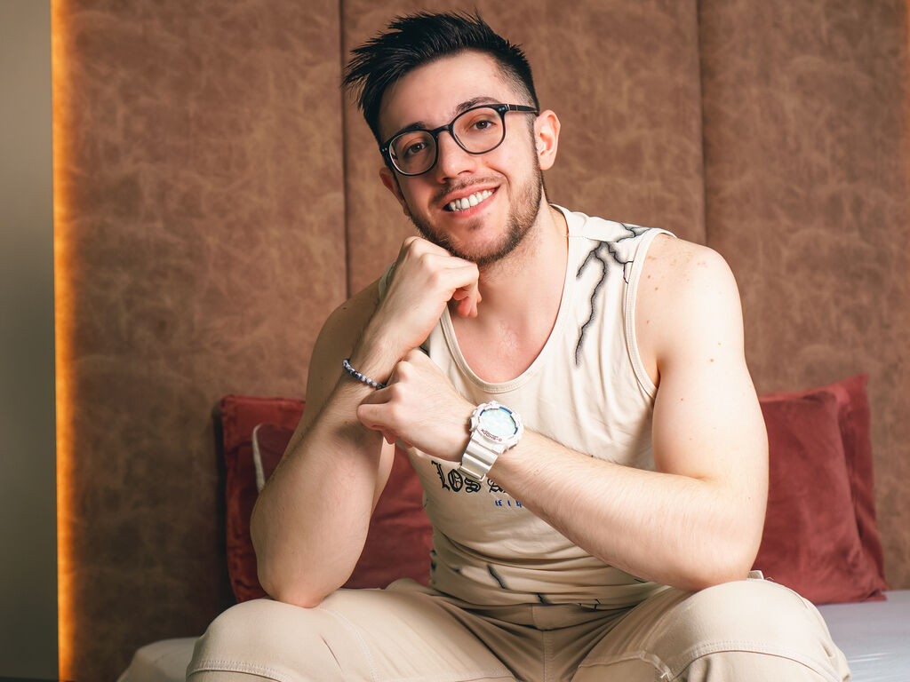 Lukeadams's profile - Image n°1