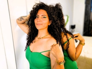 Webcam sex with Luna_Montoya