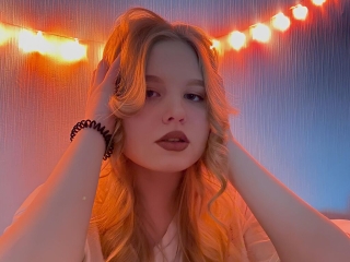 Webcam sex met Lunareedy