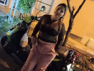 Lunarosesmilf's Sexcam