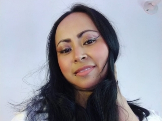 Sexo por webcam con Lunasantamaria25