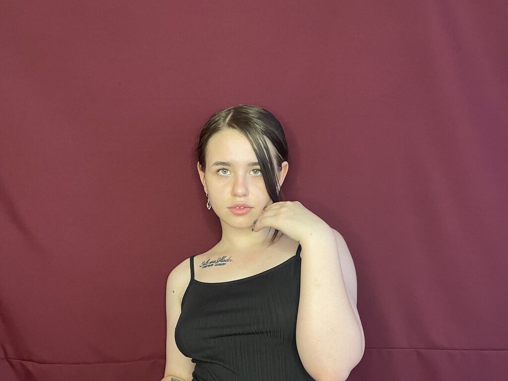Lynbradway's profile - Image n°0