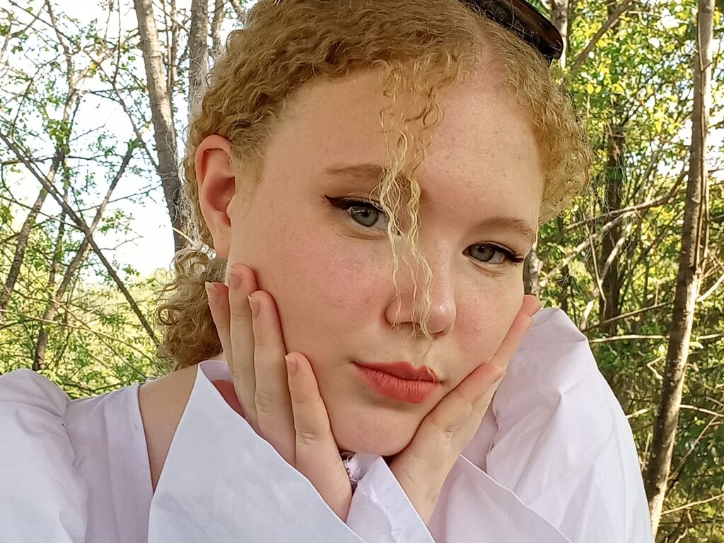 Lynetbeckett's profile - Image n°1