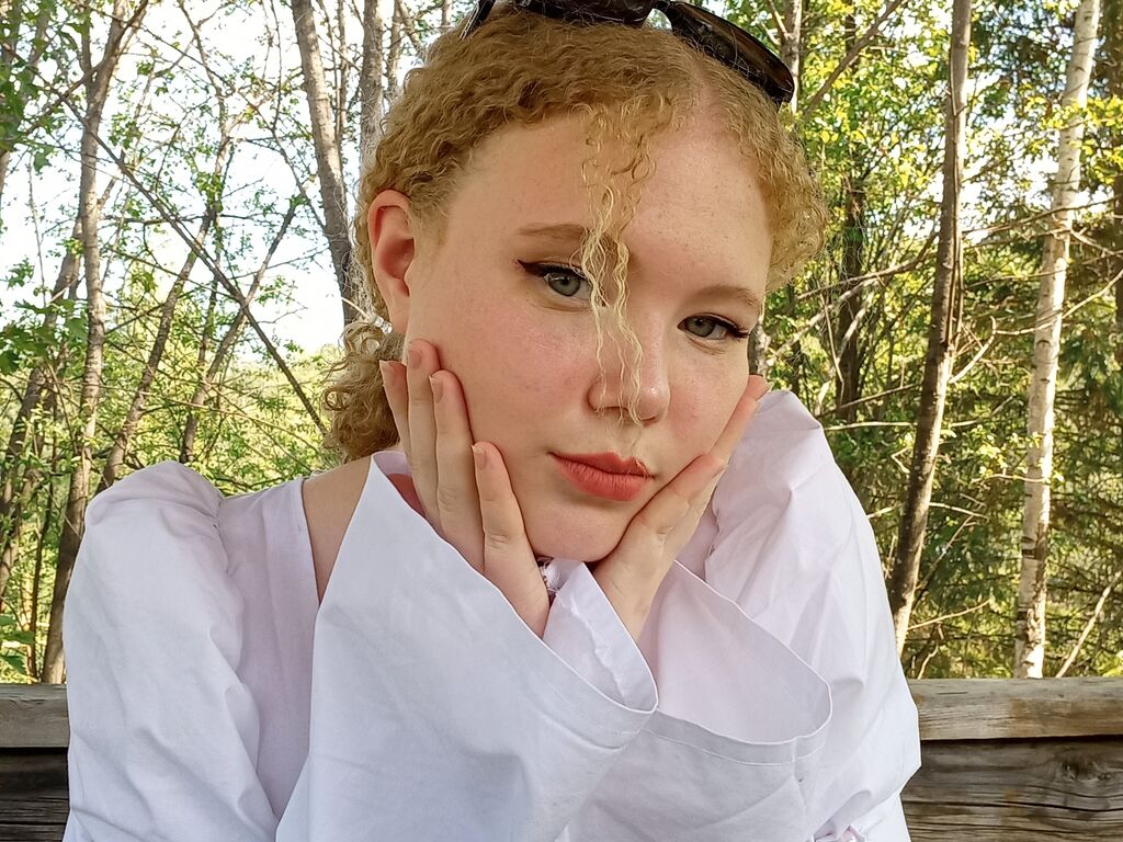 Lynetbeckett's profile - Image n°2