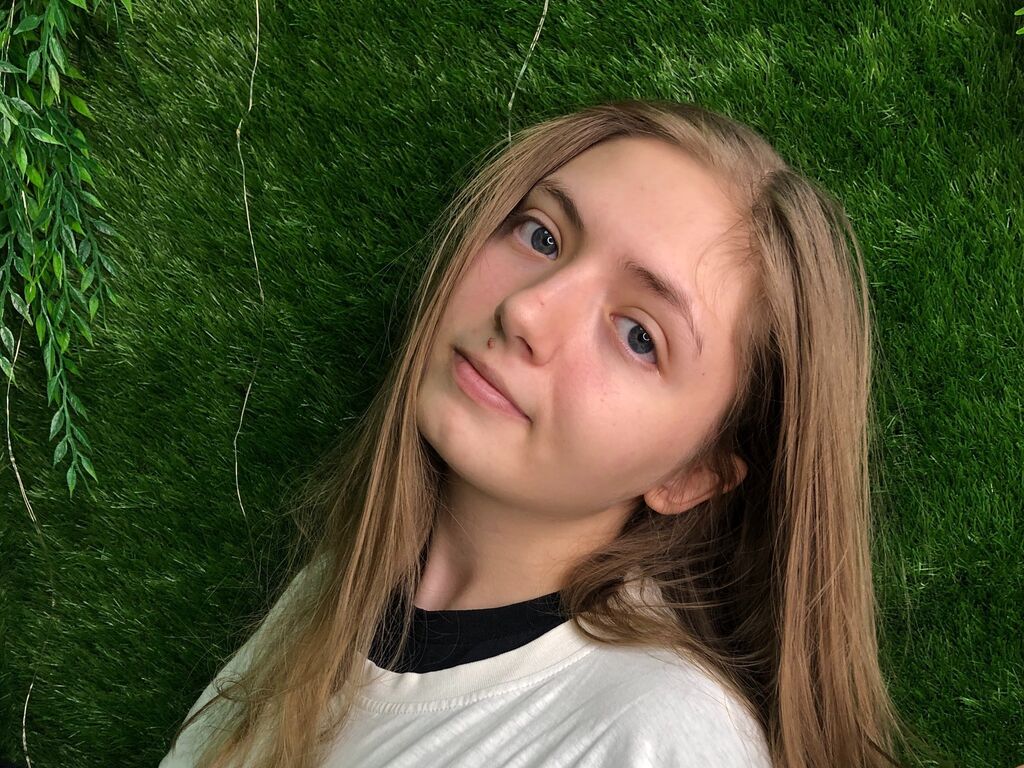 Lynettedyer's profile - Image n°0