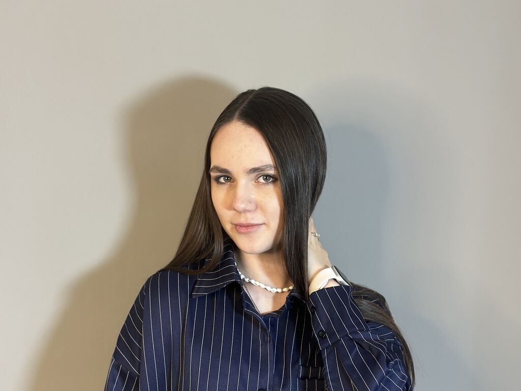 Lynnacanterbury's profile - Image n°0