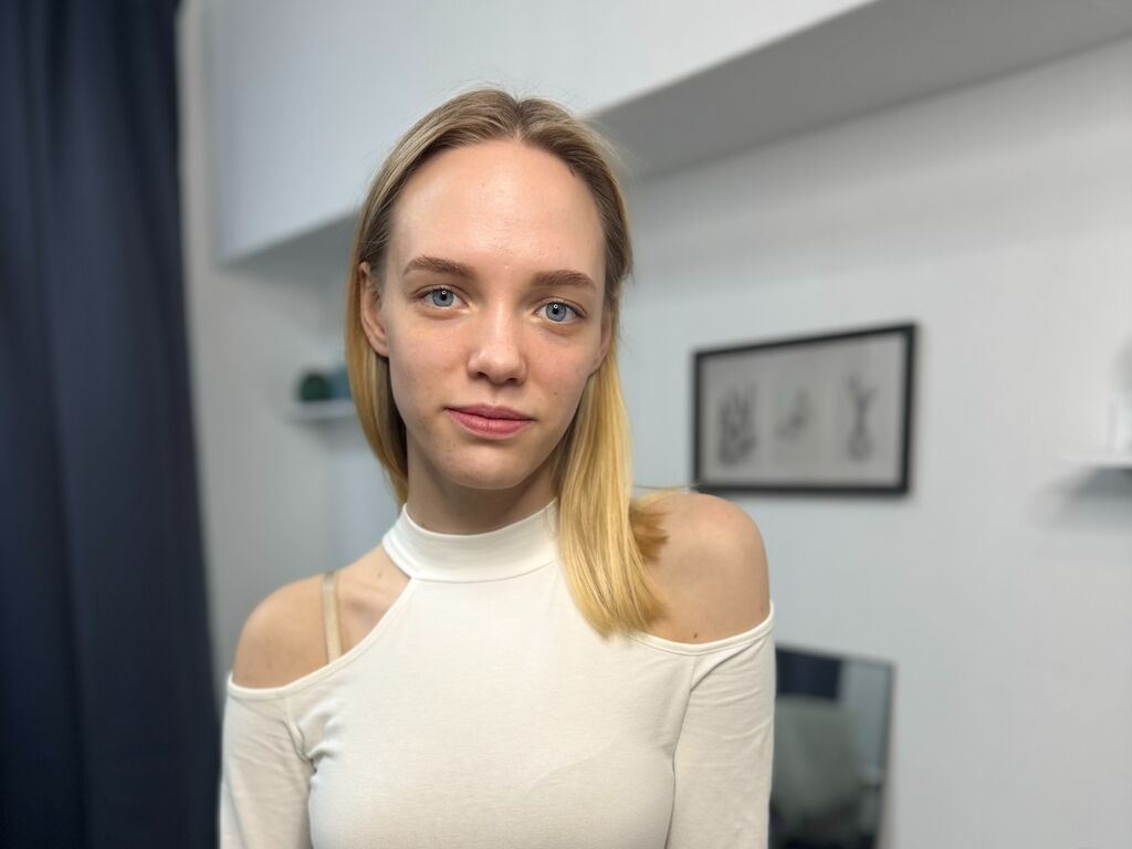 Lynnebeeson's profile - Image n°0