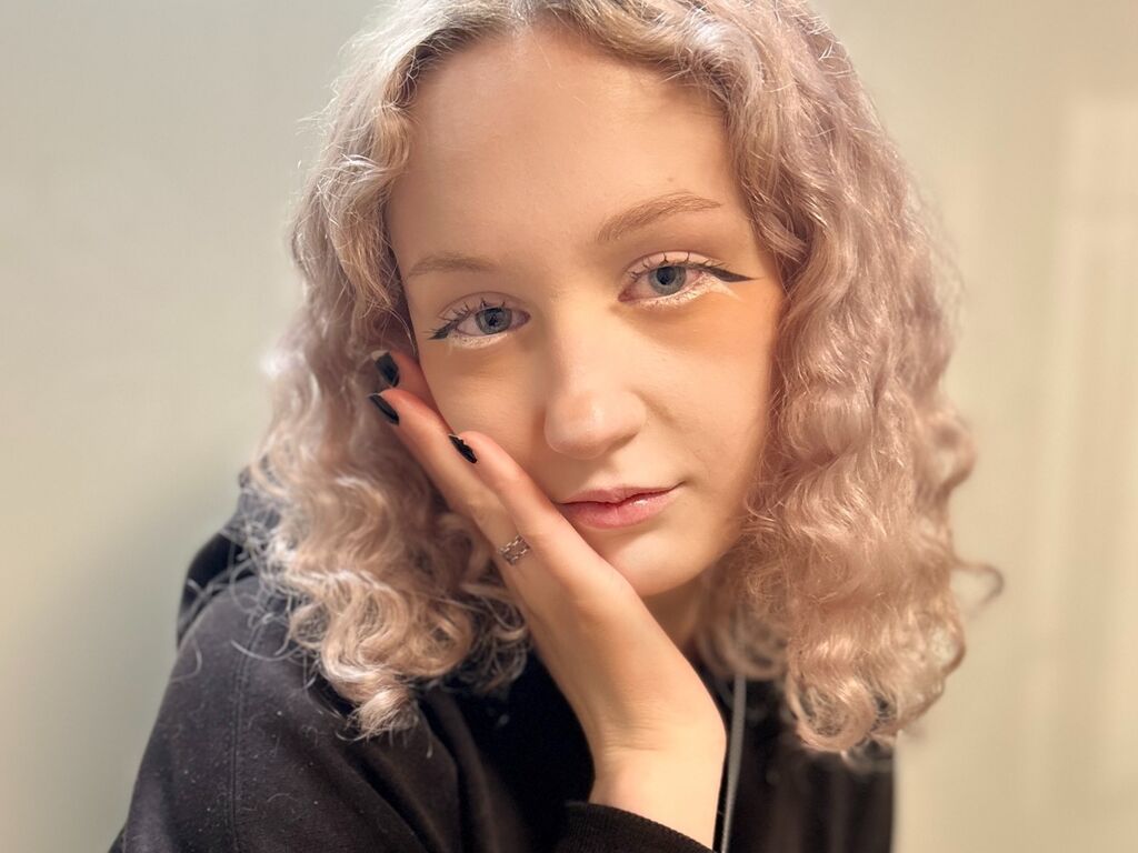 Lynneeglin's profile - Image n°0