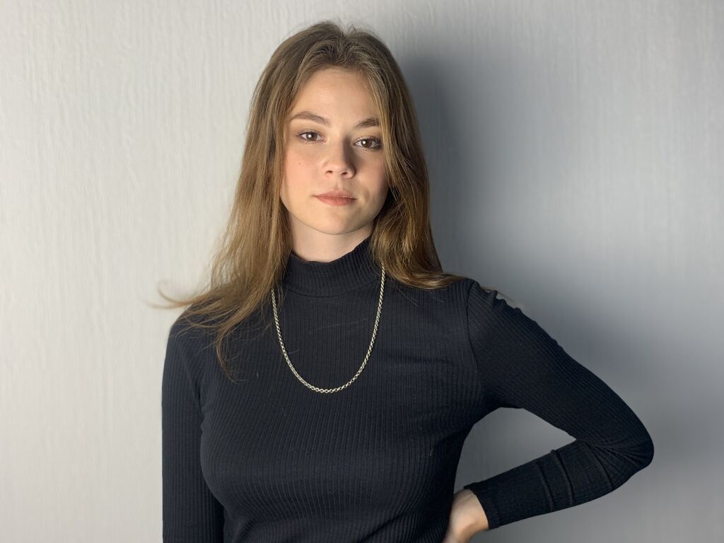 Lynneelson's profile - Image n°0