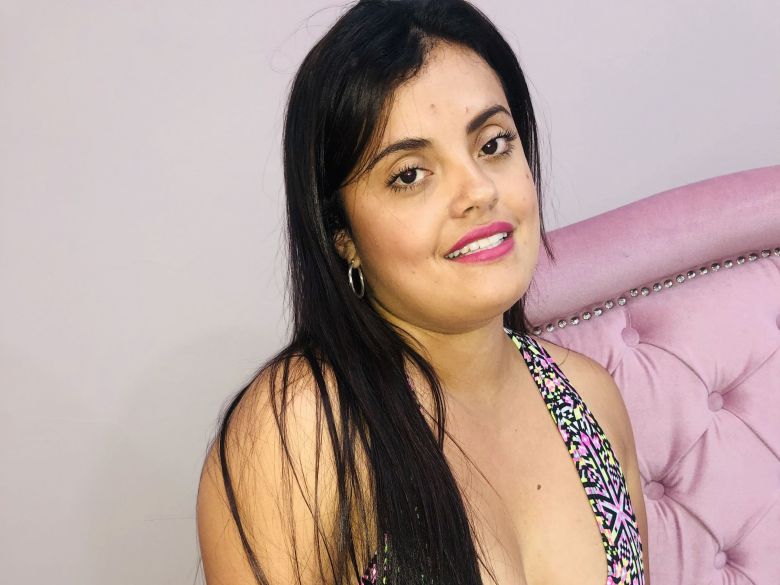 MelinaRamirez's profile - Image n°0