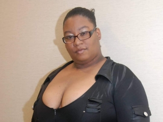 Sexo por webcam con Madamkane