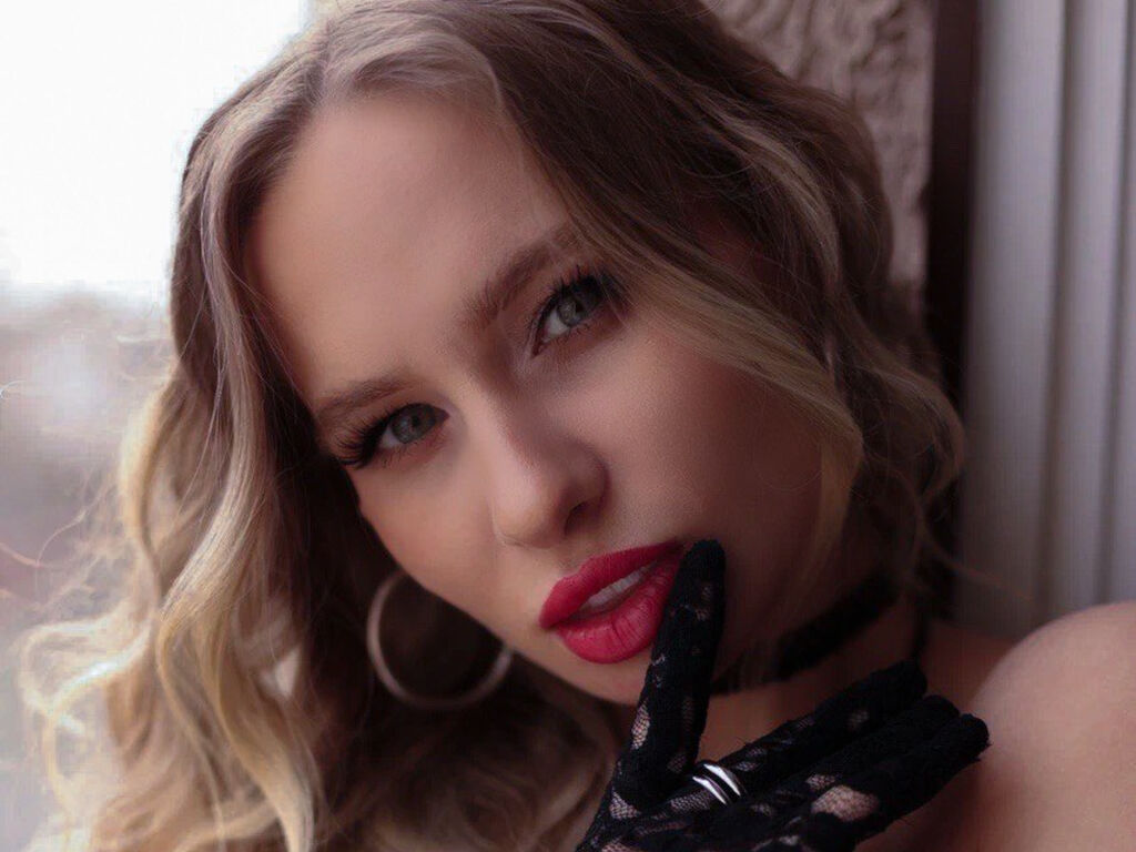 Madeleineadams's profile - Image n°0