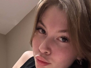Webcam sex with Madelenearmond